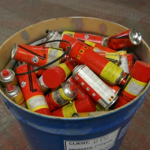 Auto-dangereux Gestion des déchets d'atelier auto et mécanique en Isère et sur le région de Grenoble avec Lely Environnement