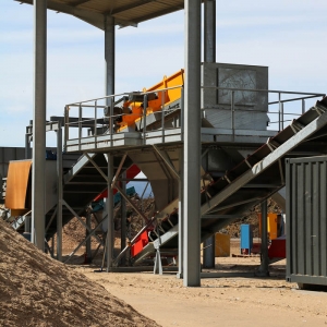 156-ecopole-bois-A-crible Séparation des éléments longs