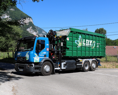 Camion-grue de collecte du verre fonctionnant au Gaz